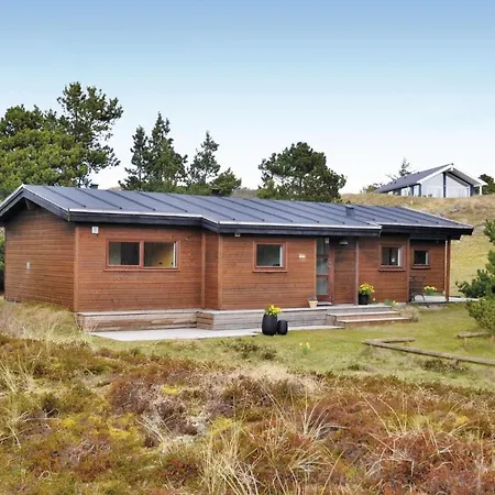 4 Bedroom Stunning In Holiday home